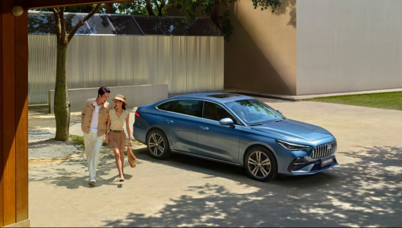 馈电油耗2.6L+续航1700km！吉利银河星耀6 6.88万起，养车比打车省