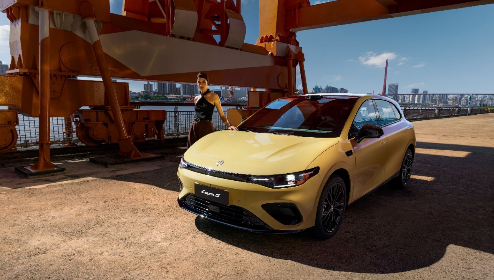 从Lafa5看零跑十年——“非标”新势力的破局者