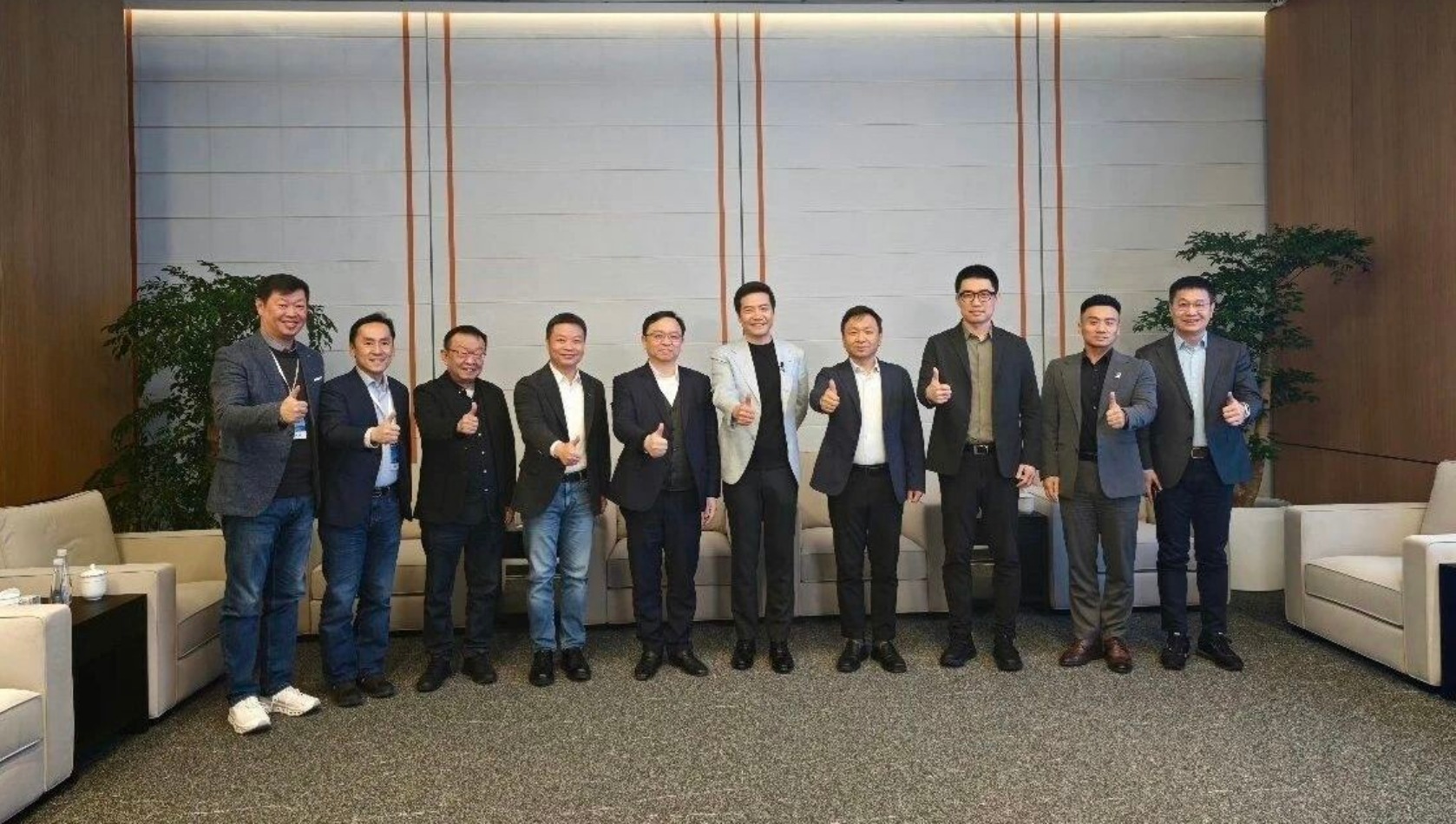 半个汽车圈出席小米新车发布：这个牛皮吹的有点大